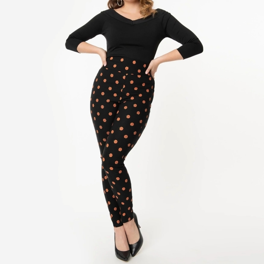 Unique Vintage pumpkin patch Rizzo cigarette pants NWT